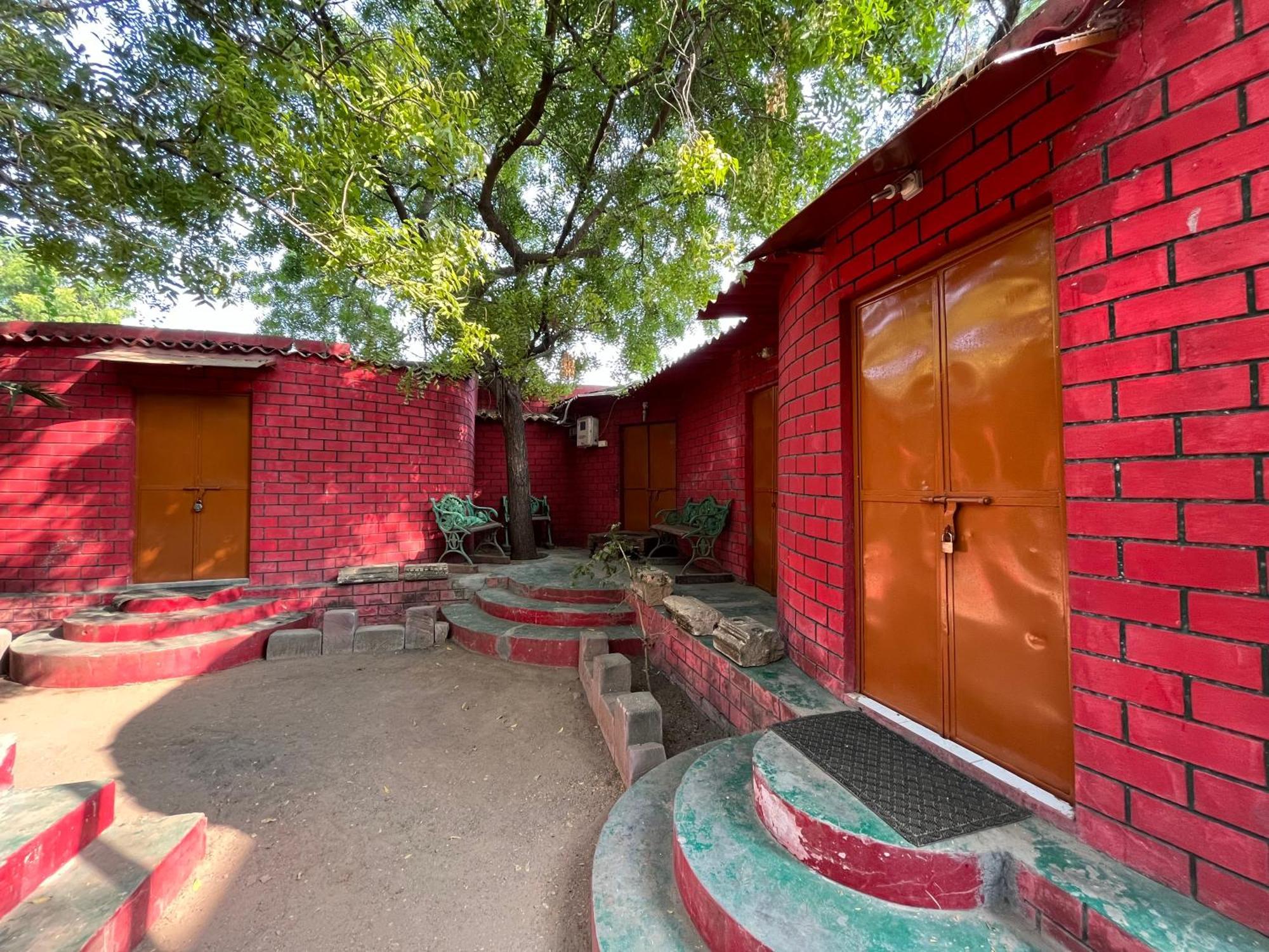 Sharad Baug Homestay Бхудж Экстерьер фото