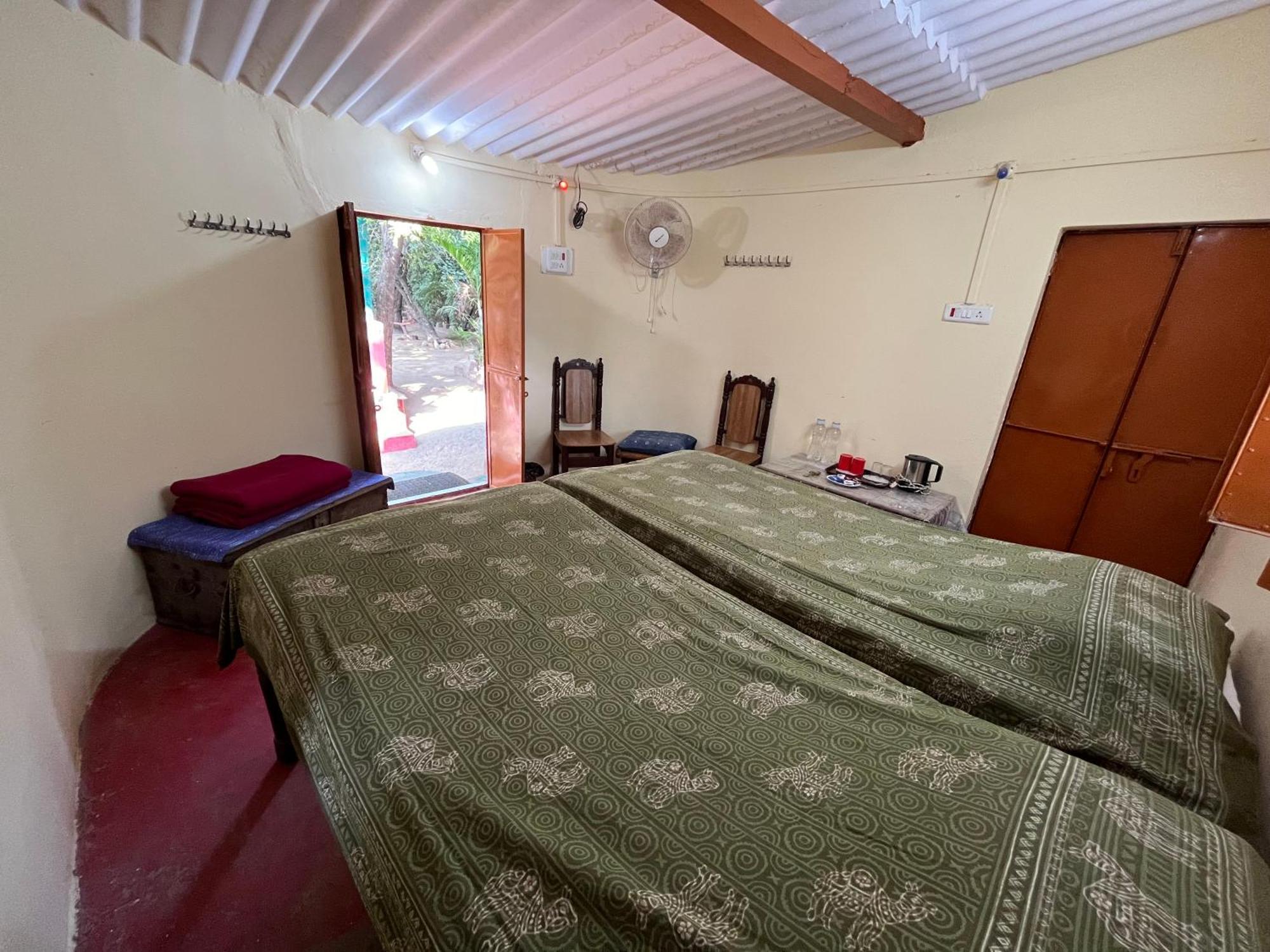 Sharad Baug Homestay Бхудж Экстерьер фото