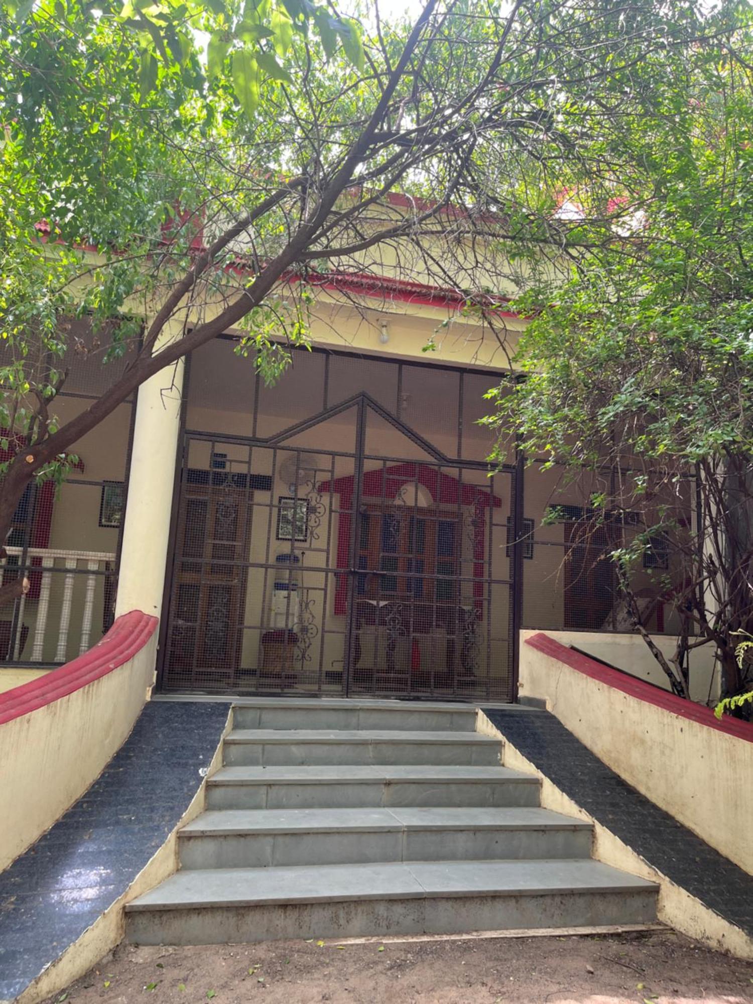 Sharad Baug Homestay Бхудж Экстерьер фото