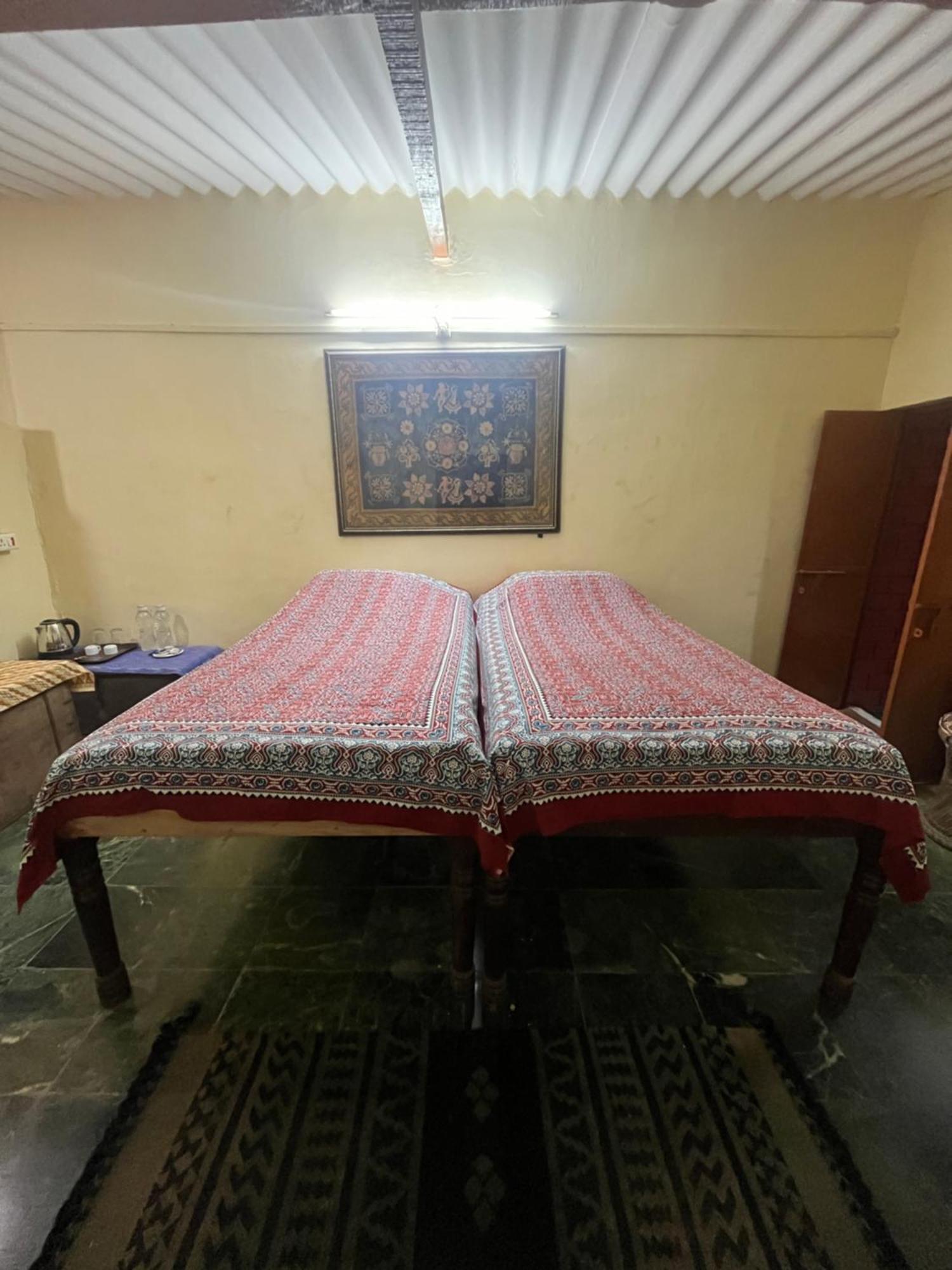Sharad Baug Homestay Бхудж Экстерьер фото