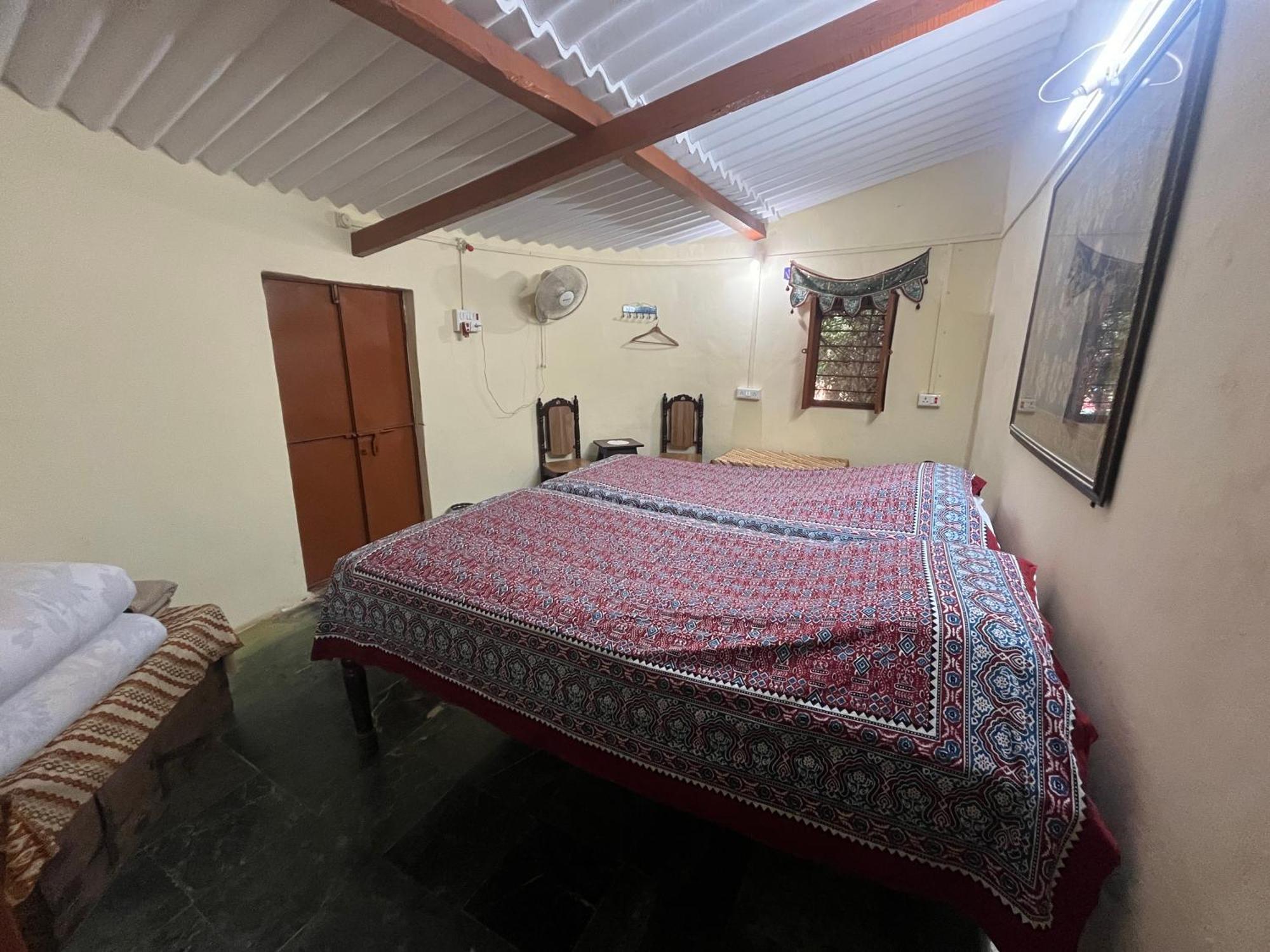 Sharad Baug Homestay Бхудж Экстерьер фото